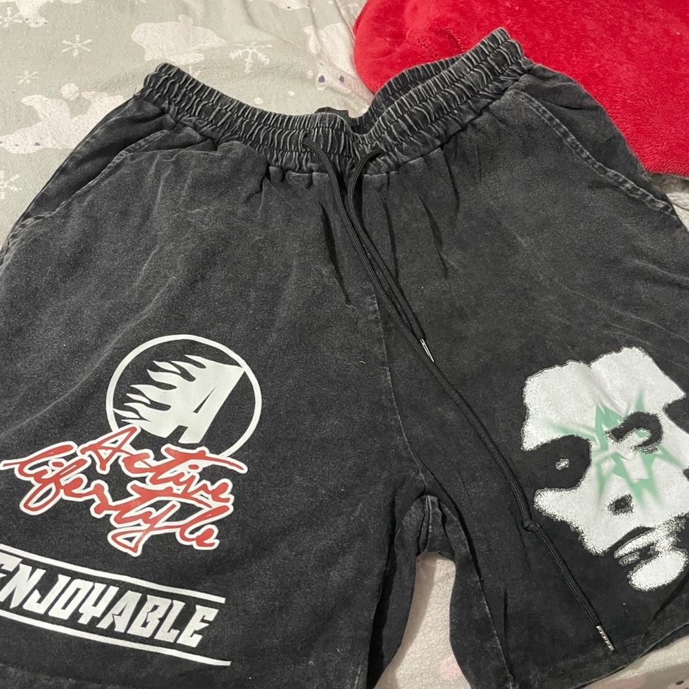 Men black short size M, casual short.